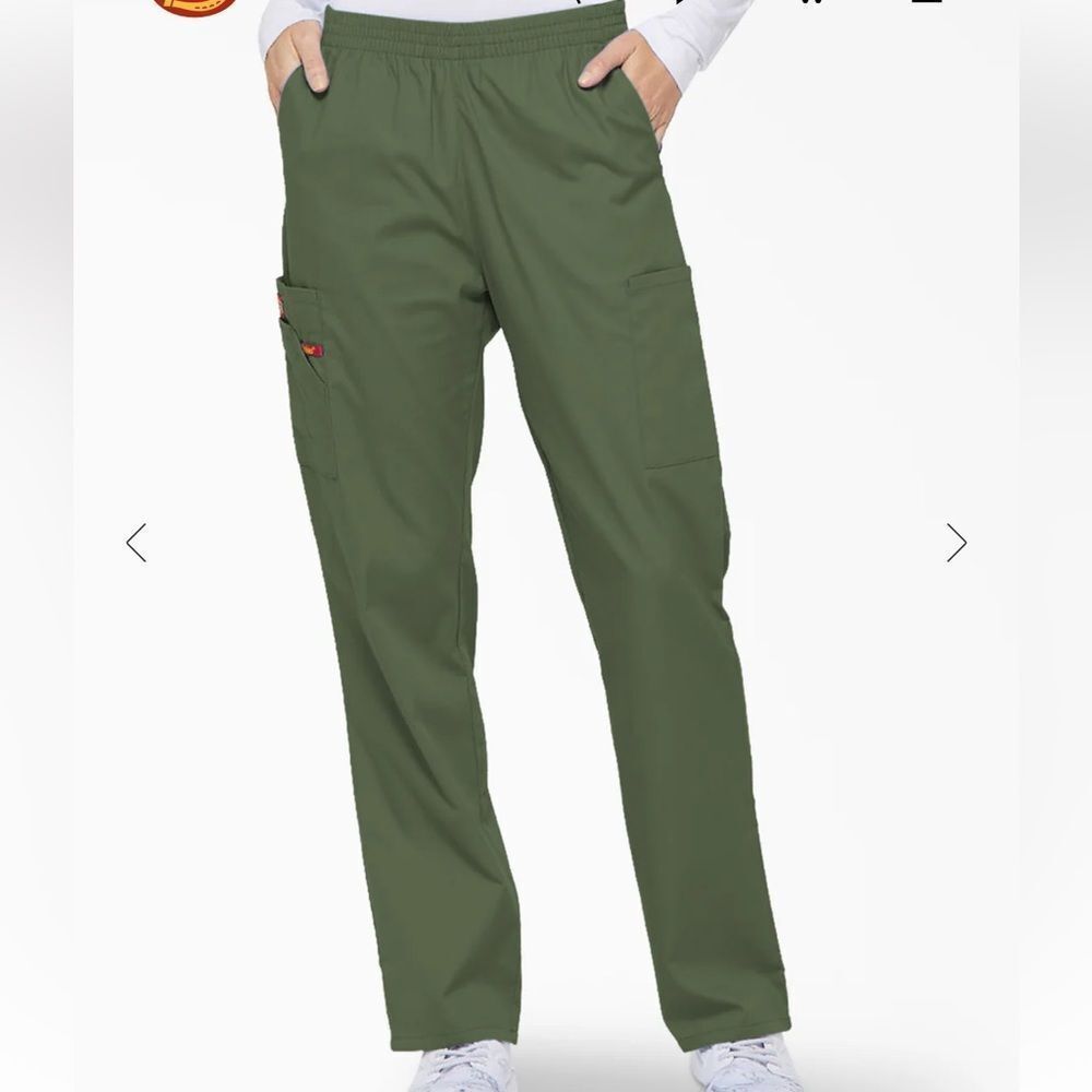 Dickies Green Straight Leg Cargo Scrubs Pants Women’s Small